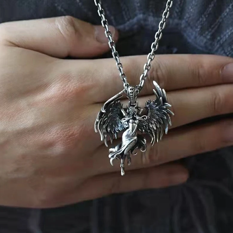 Collier pendentif ange maléfique